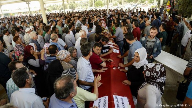 Турция е задържала 568 души за предполагаеми връзки с ПКК след двойния бомбен атентат в Истанбул