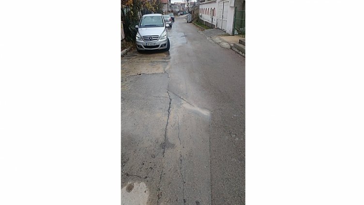 След сигнал на Черно море до часове отстраняват аварията в Галата