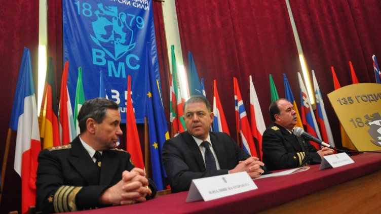 Министър Николай Ненчев се срещна с част от личния състав на Военноморските сили