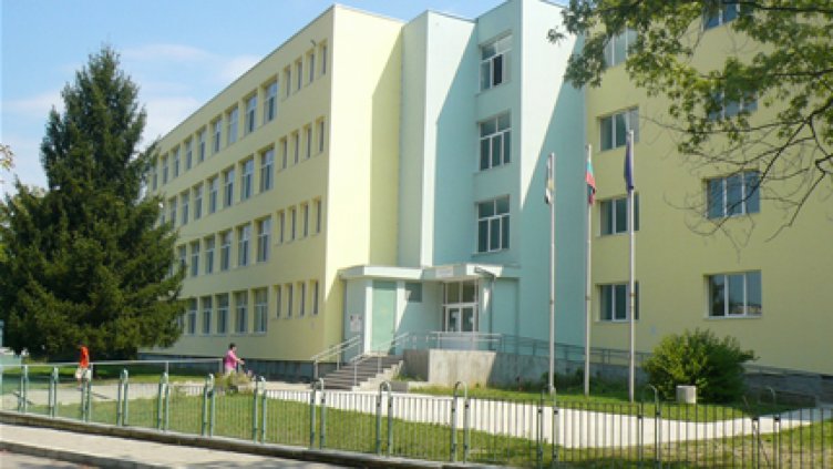 Училище „Райчо Каролев&quot; в Габрово