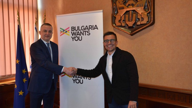 Включват Варна в платформа за българите в чужбина