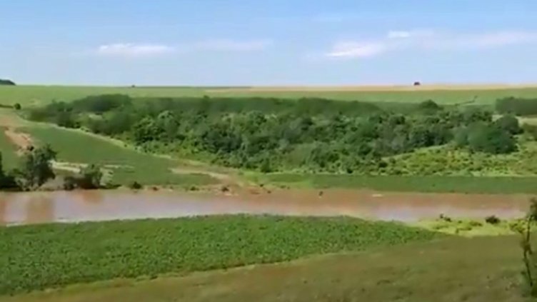 Скъсана язовирна стена е причинила потопа в Добричко