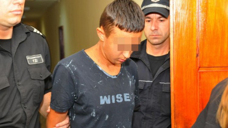 Замеряха с яйца младежа, обвинен в убийството на Никол