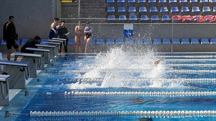 Започна записването за начално обучение по плуване за деца във Варна