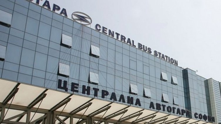 Проверяват автобусите за безопасност преди голямото пътуване по празниците