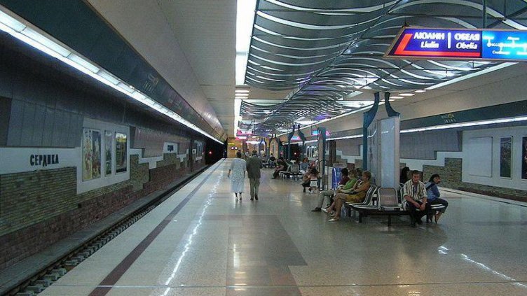 Спря метрото в София