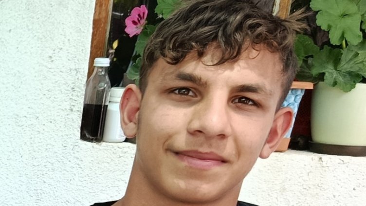 Полицията във Варна издирва 16-годишния Дамян Чомаков (СНИМКИ)