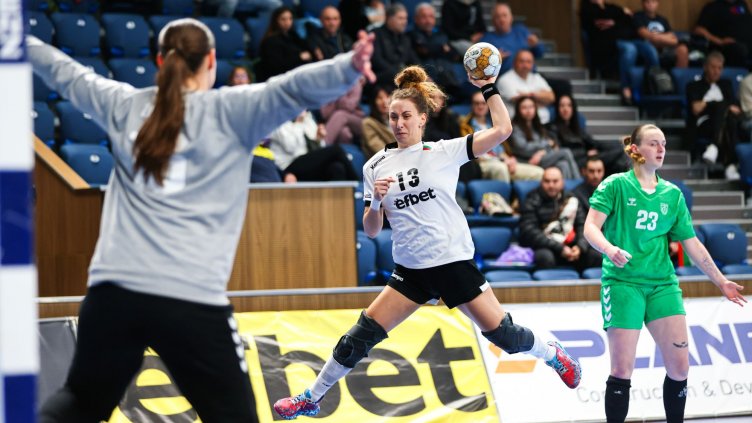 Страхотна вратарка и гредите спряха България срещу Литва във Варна