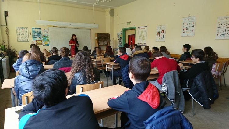 Провеждат образователни срещи на правни теми с повече от 350 варненски ученици