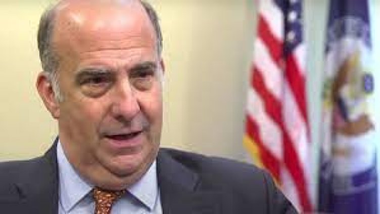 От Хаити та в София, САЩ ни пращат нов посланик, Мустафа стяга багажа