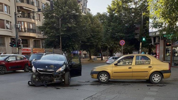 Тежка катастрофа рано сутринта във Варна