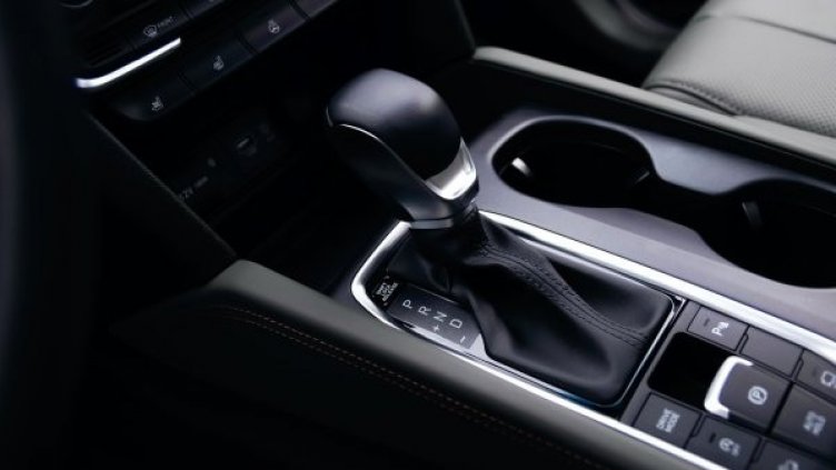 Шах и мат! Автоматикът на колата ни придърпва. Колко ли още ще изкара?