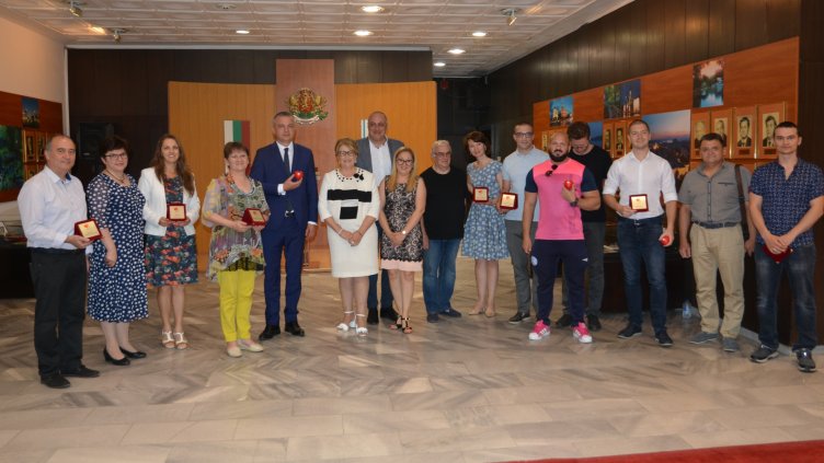 Наградиха най-активните кръводарители във Варна