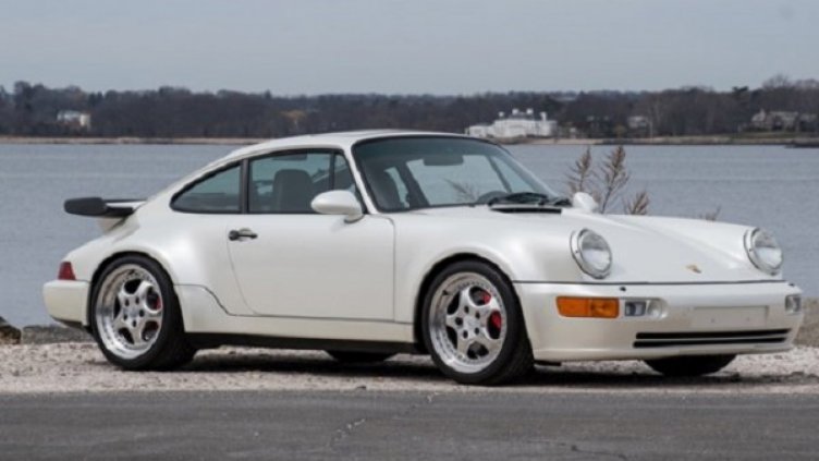 След 24 години в гаража: Продават уникално Porsche