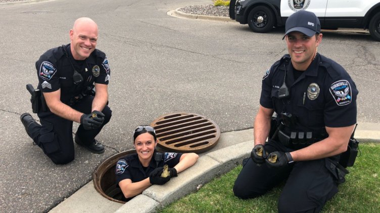 Полицейска акция &quot;Пате&quot; - хит в мрежите (СНИМКИ/ВИДЕО)