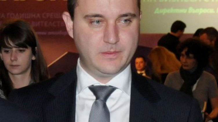 Горанов към Тристранката: Какво отношение има дългът към доходите?