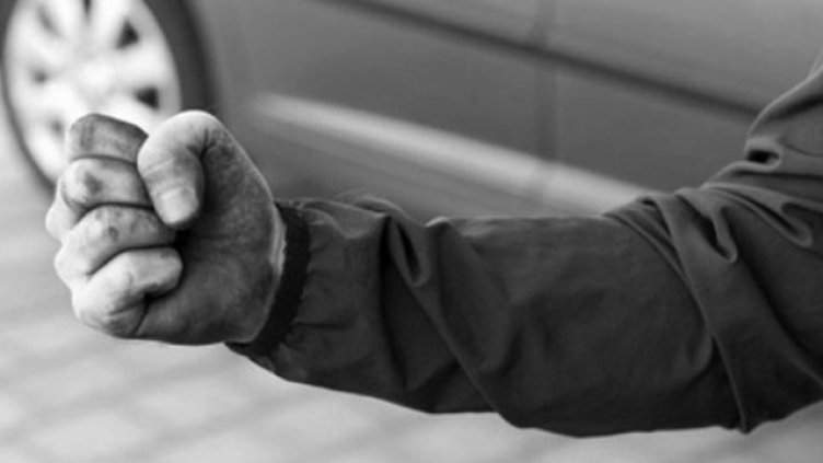 Свистят плесници, ехтят псувни – седмично МВР укротява по 3 скандала на пътя