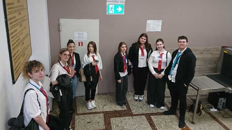 Девет абитуриенти преминаха стажантска практика във Варненския  районен съд