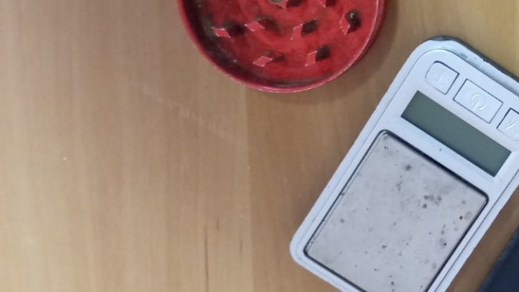 Спипаха наркодилър, пласирал дрога пред варненска гимназия