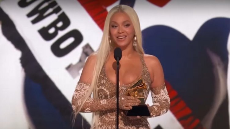 Бионсе грабна ''Грами'' за албум на годината (ВИДЕО)