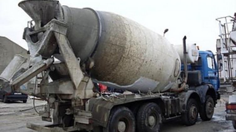 Бетоновоз прегази хигиенистка на фирма в Горна Оряховица