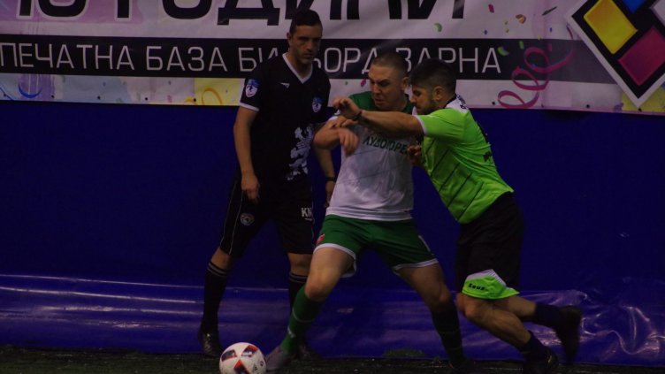 „Любимец-13“ се върна към победите