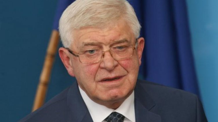 Отменят задължителното носене на маски на обществени места