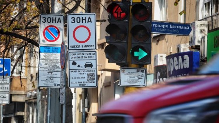 Двойно скача платеното паркиране в София?