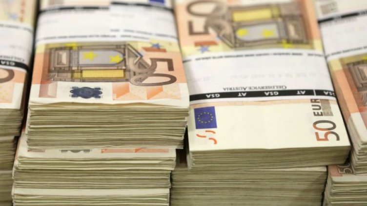 Французойка преведе &euro;13 хил. на измамници в България