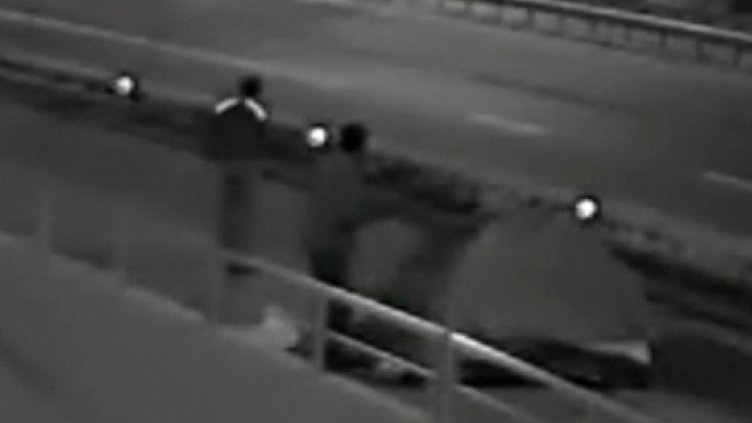 Имигрант опъна палатка на паркинг в София