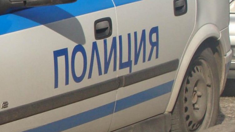 Микробусът летял в насрещното на "Тракия" заради... цигари!