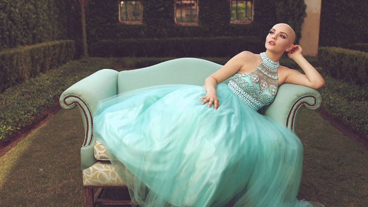 17-годишна: Ракът не може да ме спре да бъде принцеса (Снимки)