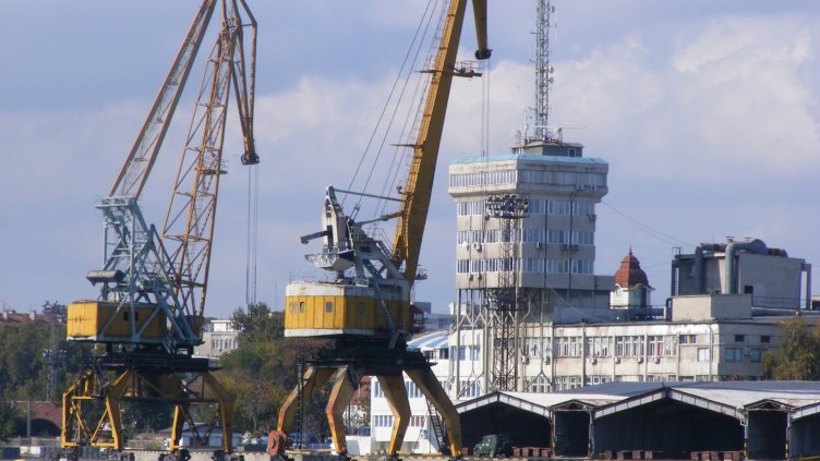 Кранистката от Бургас е в тежко състояние