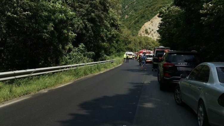 16 км за Гърция и кошмарно тътрене: На Кресна 50 км/ч и без изпреварвания