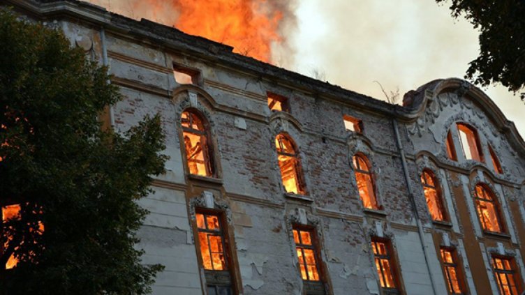 До две години изгорелите тютюневи складове трябва да бъдат възстановени