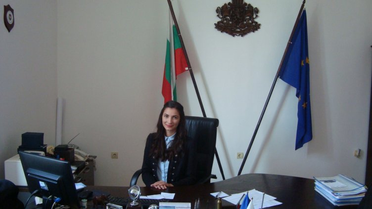 Катрин Кунчева от ИУ-Варна стана областен управител на Варна за ден