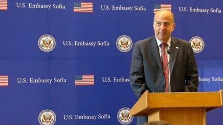 Новият посланик на САЩ Кенет Мъртън връчи акредитивните си писма