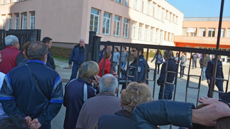 Деца от училището на убитата 15-годишна Симона получили нервен срив