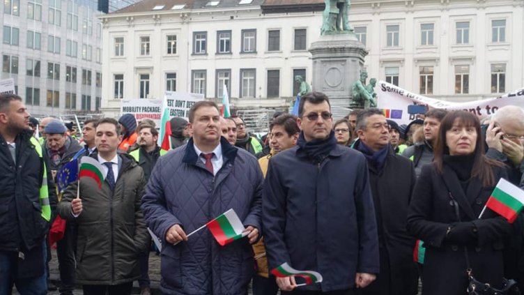 Емил Радев подкрепи протеста на българските превозвачи