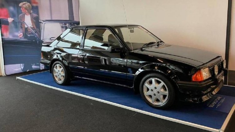 Продадоха на търг личната кола на принцеса Даяна за 650 000 паунда