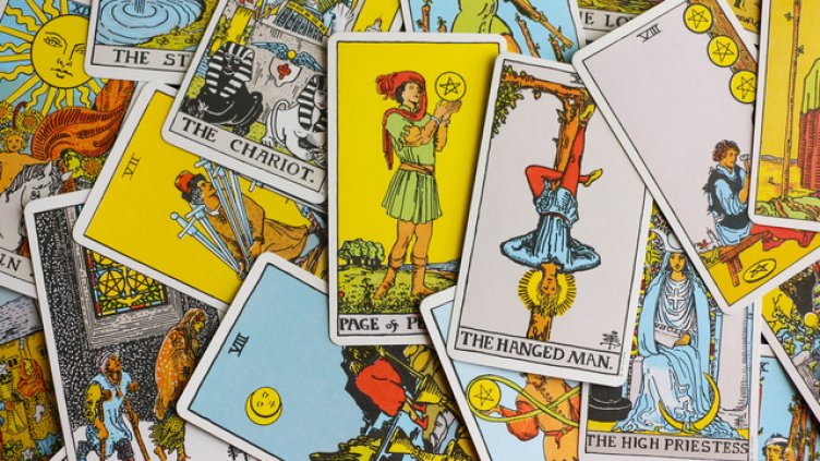 Таро карти за всяка една от зодиите: Какво ни очаква през този юни?