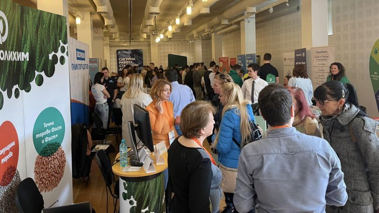 Огромен интерес към "Националните дни на кариерата" във Варна (СНИМКИ)