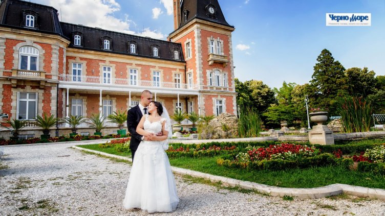 Влюбени си казват „да“ срещу 10 000 лв. в Евксиноград