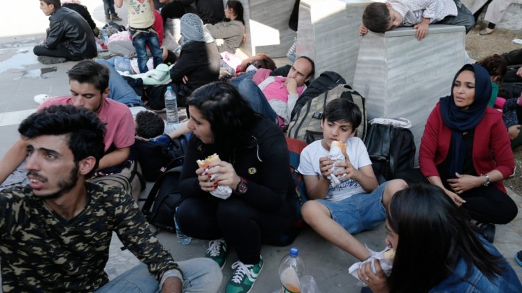 "Пуснахме" 11, 5 млн. лева към Турция. За бежанците...