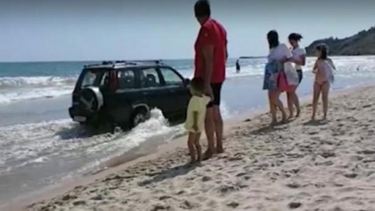 Шофьорът на джипа, преминал през плаж в Кранево с обвинение за хулиганство