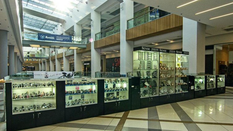 Молове и магазини искат предсрочно отваряне още в понеделник