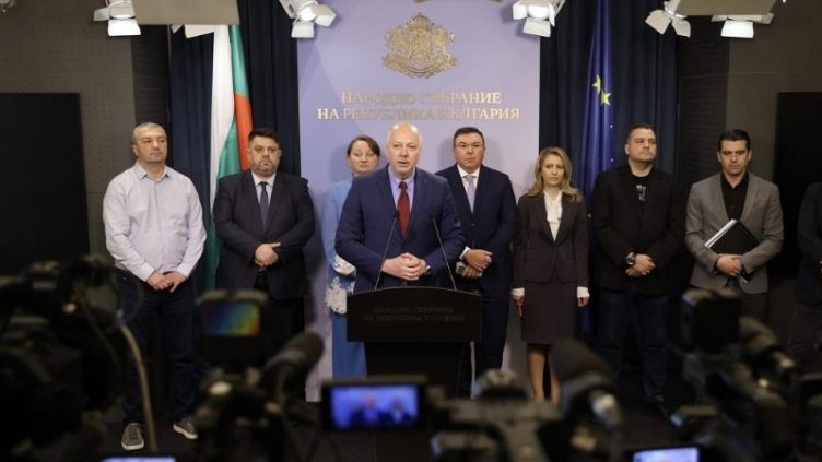 Желязков и БНБ с позиция в подкрепа на въвеждане на еврото в България от 1 януари 2026 г.