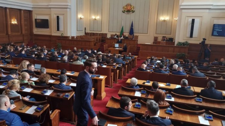 Депутатите приеха ветото на президента върху Закона за съдебната власт