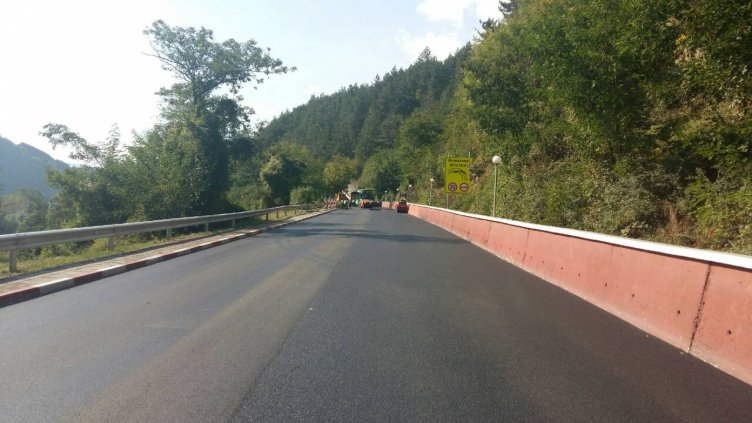 Преасфалтираха опасния участък от пътя Своге - София