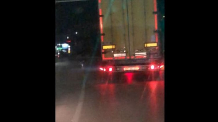 Турски тир помете спирка във Варна (ВИДЕО)